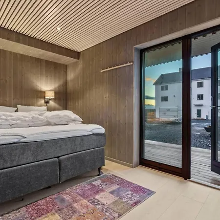 Rorbuleilighet I Idylliske Apartment Henningsvaer